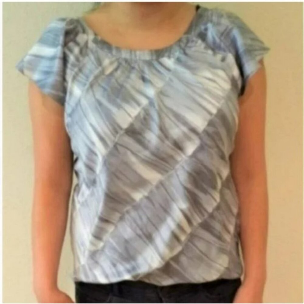 Scoop Back Top with Ruffles - Picture 3 of 5